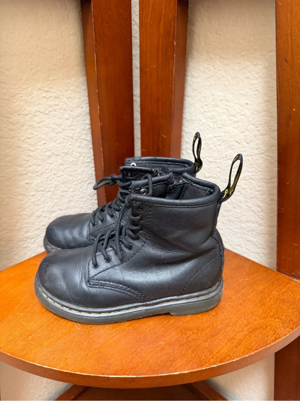 🔹Dr. Martens 1460 Junior/Youth Lace-Up Boots with an added inner side zipper
